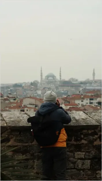 Detail Tourist Taking Photo City Landmark Number 8
