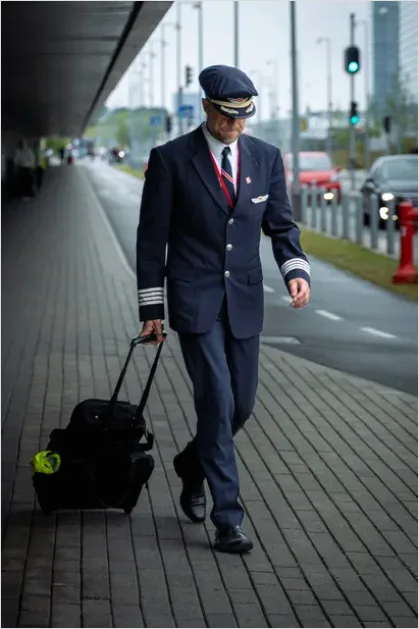 Detail Travel Portrait Man With Suitcase Airport Number 8