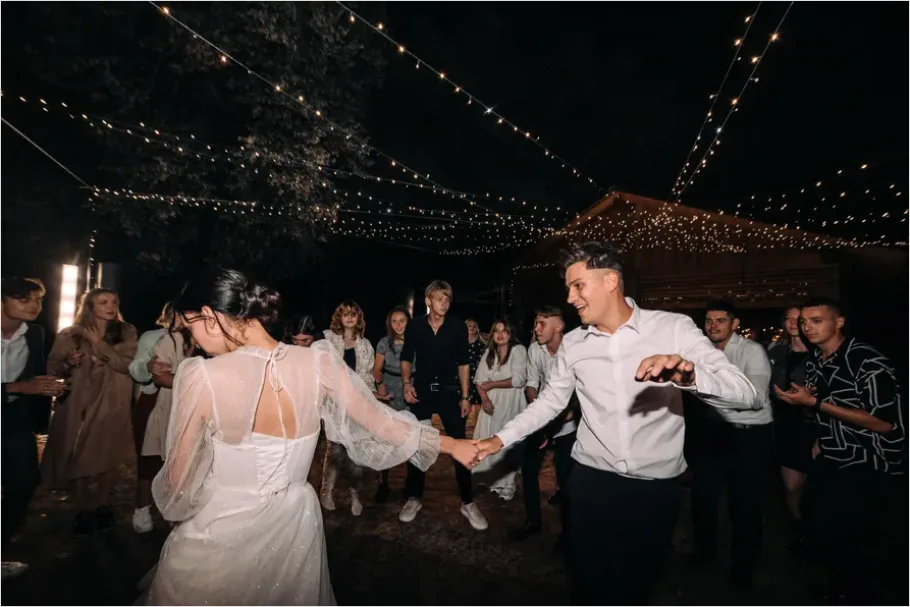 Detail Wedding Guests Dancing Reception Floor Number 6