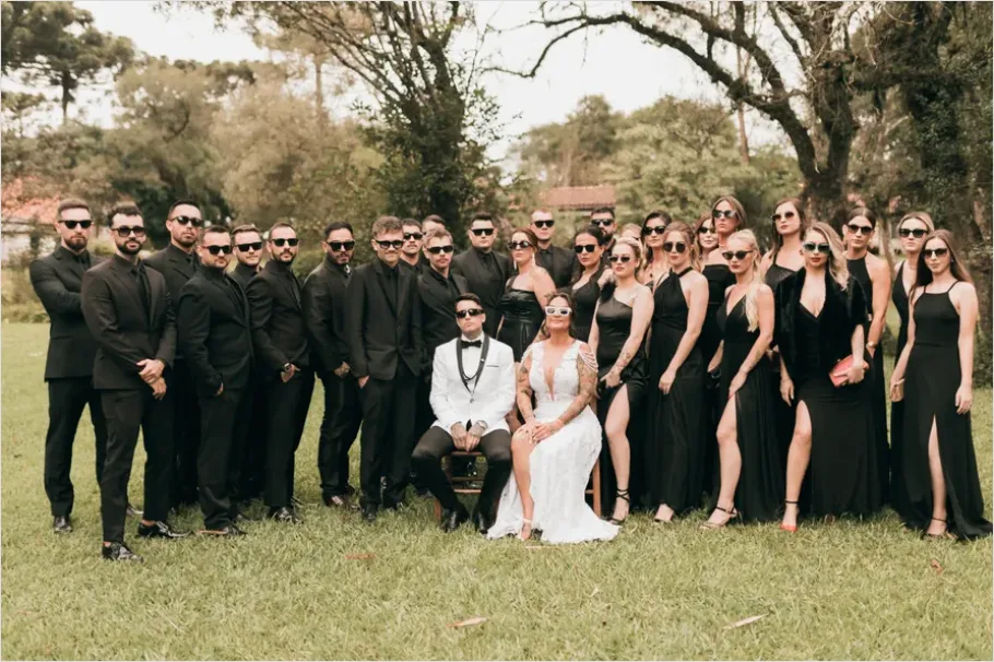 Detail Wedding Party Group Photo Outdoors Number 2