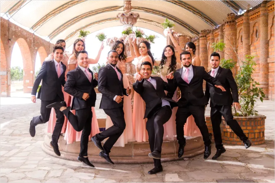 Detail Wedding Party Group Photo Outdoors Number 14