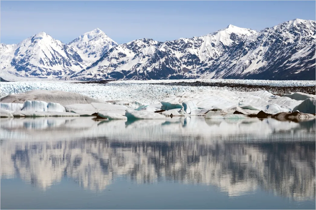 Detail Alaska Glacier Cruise Scenic View Number 4