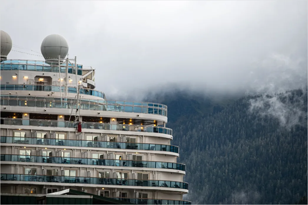Detail Alaska Glacier Cruise Scenic View Number 10