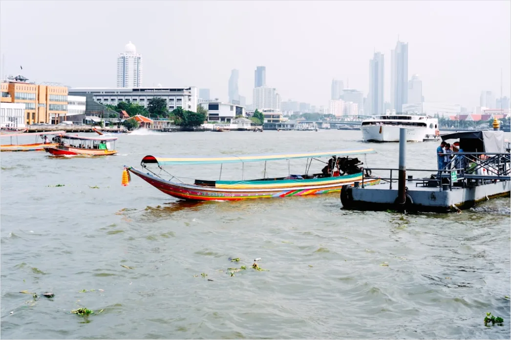 Detail Bangkok Floating Market Boat Scene Number 14