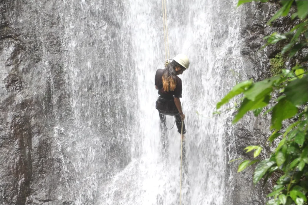 Detail Costa Rica Rainforest Waterfall Hike Number 3