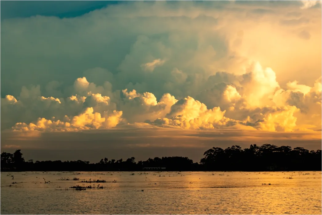 Detail Dramatic Clouds Sunset Golden Hour Number 3