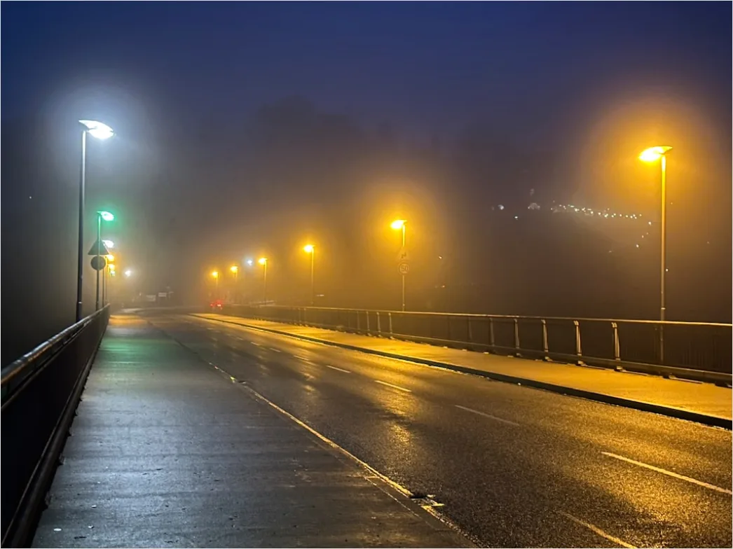 Detail Foggy Road Headlights Low Visibility Number 10