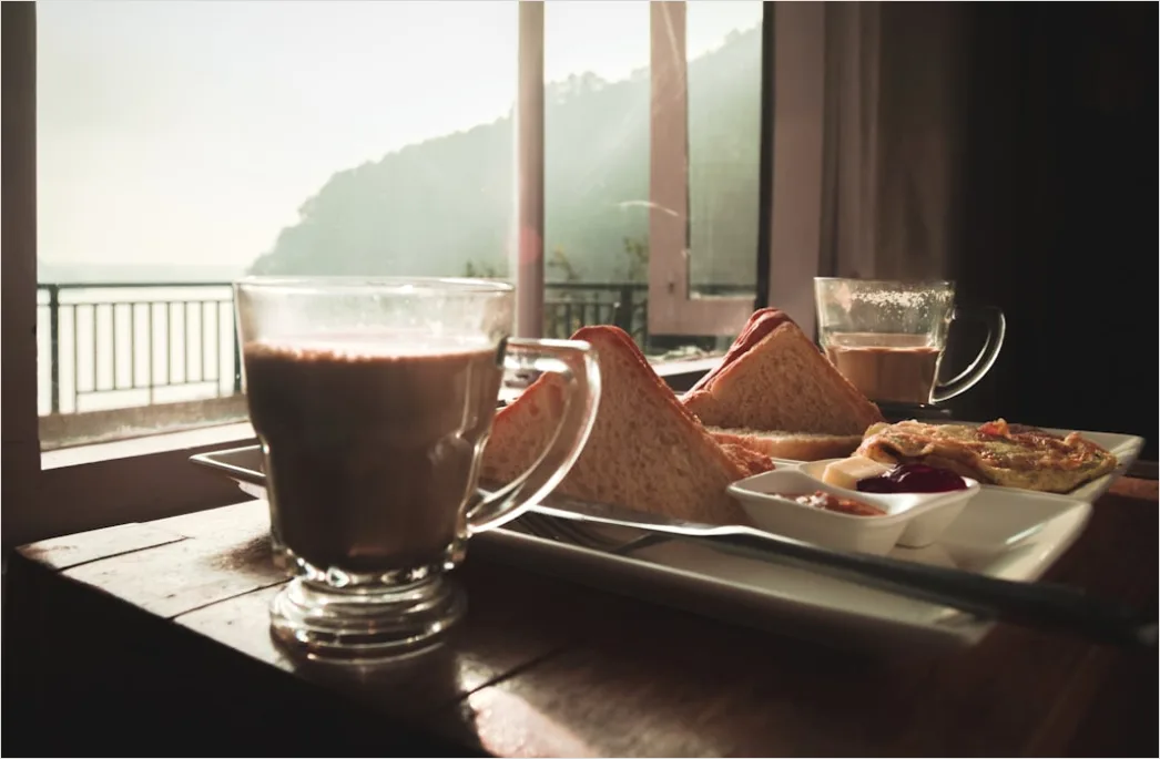 Detail Hotel Breakfast Tray Window View Number 5
