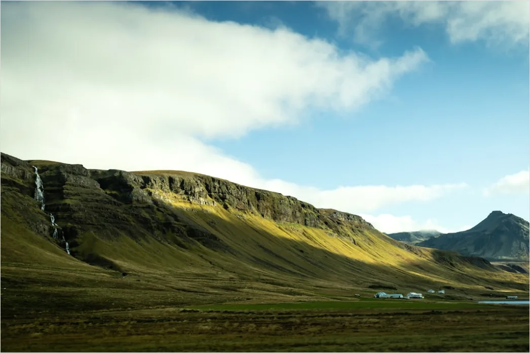 Detail Iceland Waterfall Road Trip Scene Number 6