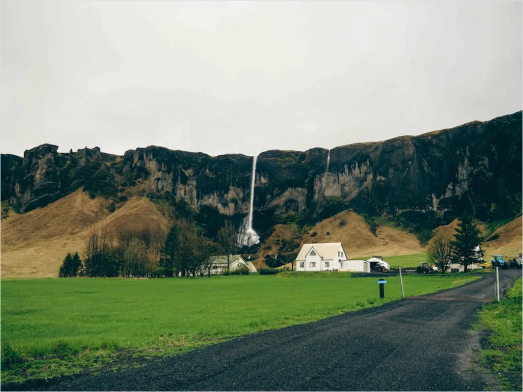 Detail Iceland Waterfall Road Trip Scene Number 9