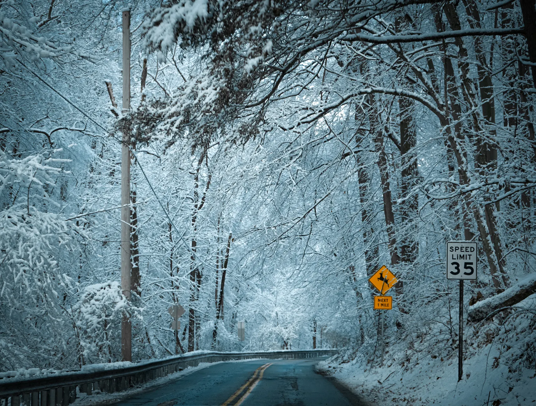Detail Icy Road Surface Warning Background Number 14