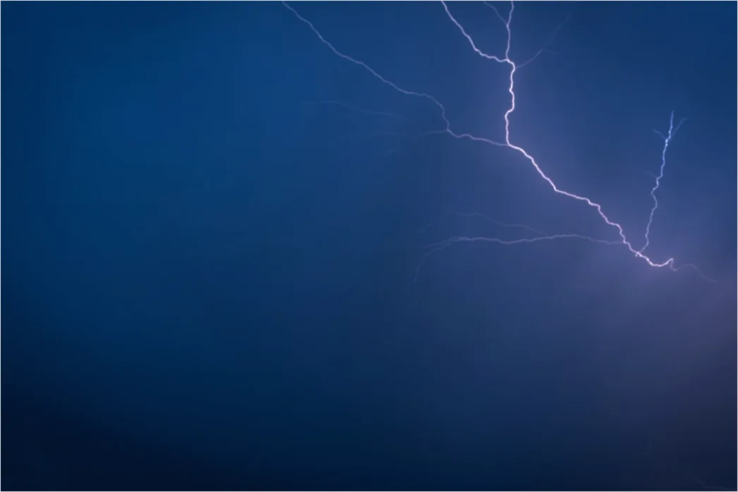 Lightning Bolt Close Up Composition B29e