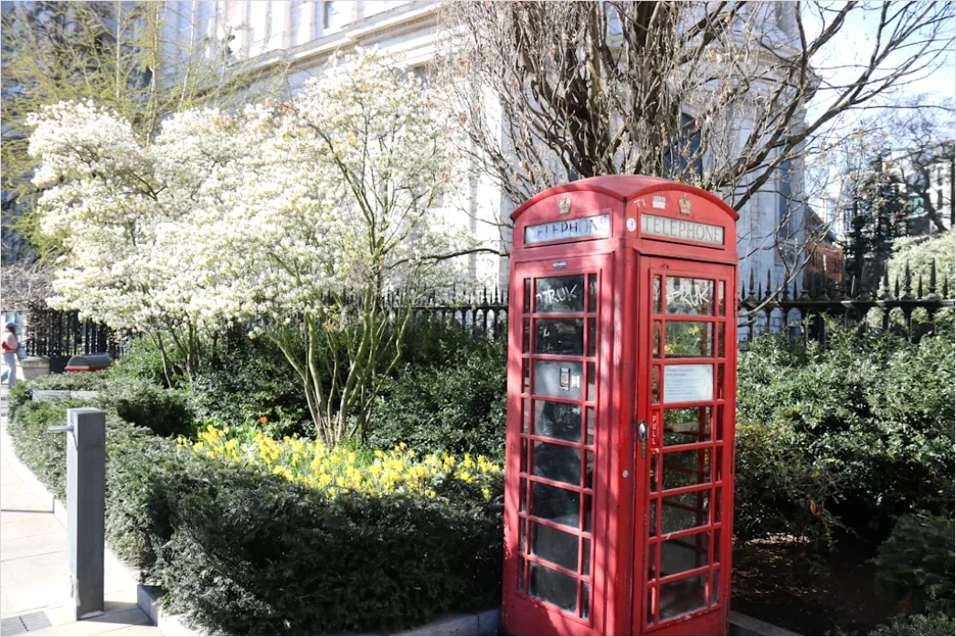 Detail London Red Phone Booth Street Number 5