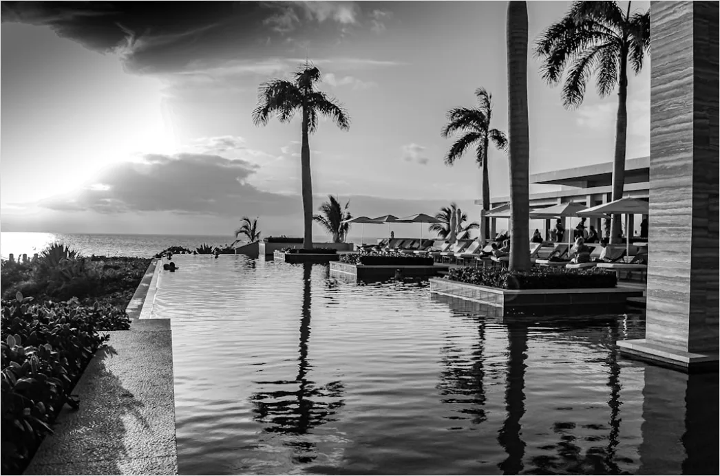 Detail Luxury Resort Infinity Pool Sunset Number 14