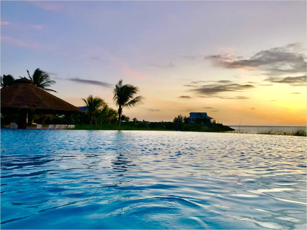 Detail Luxury Resort Infinity Pool Sunset Number 15