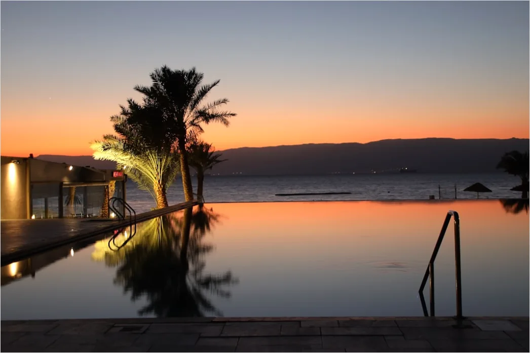 Detail Luxury Resort Infinity Pool Sunset Number 7