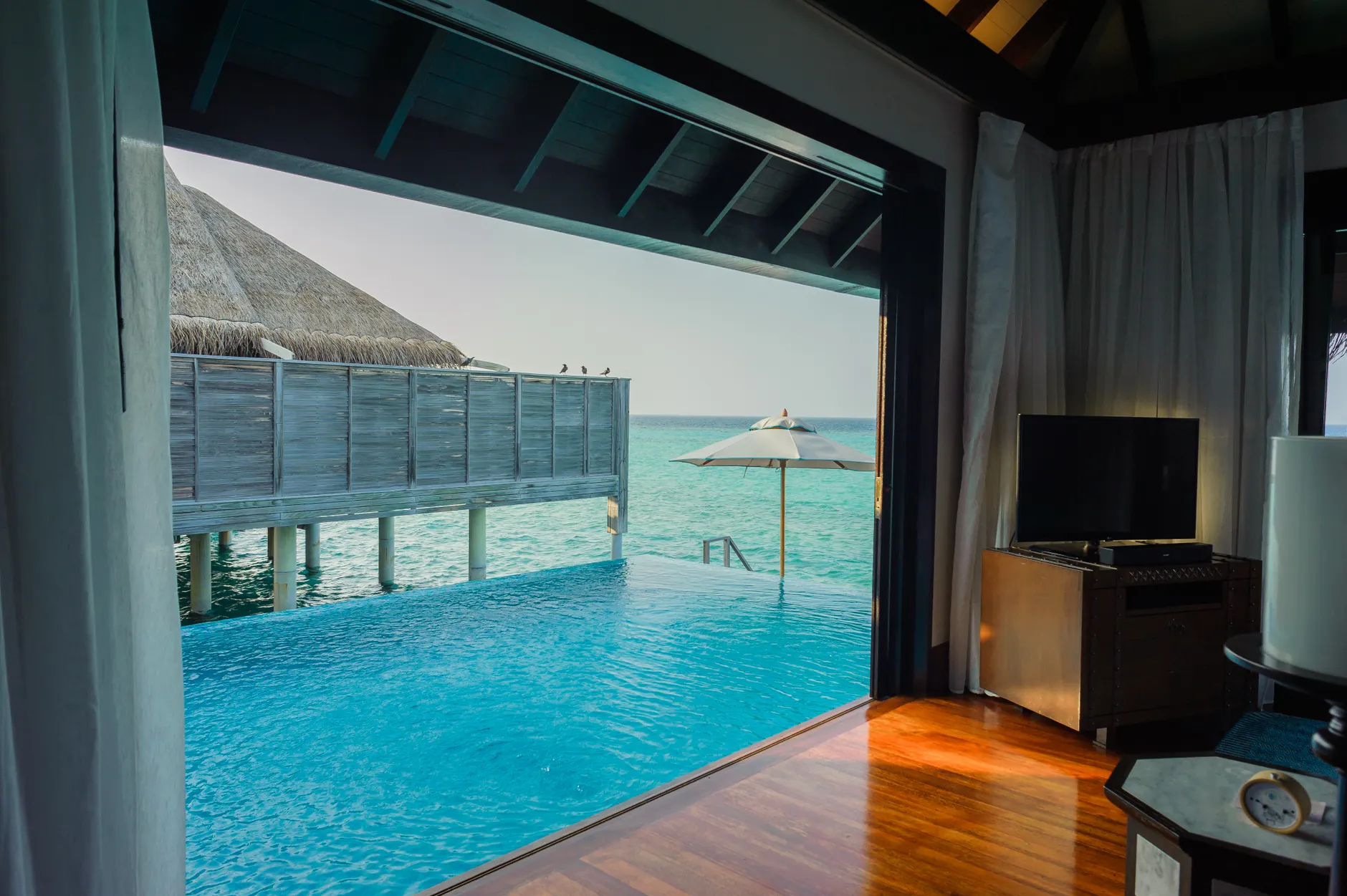 Detail Maldives Overwater Villa Lagoon View Number 14