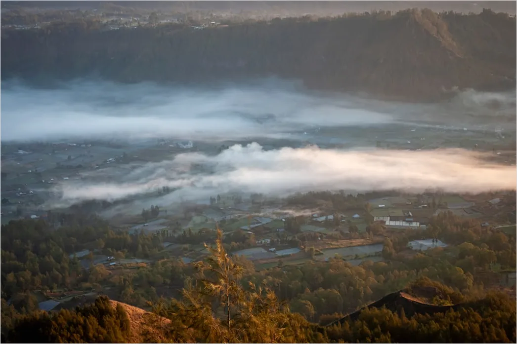 Detail Misty Mountain Valley Sunrise View Number 11