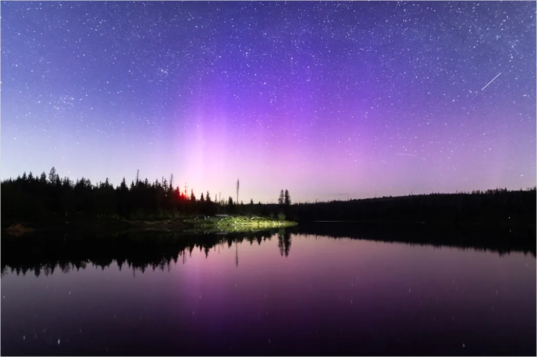 Detail Northern Lights Over Lake Reflection Number 7