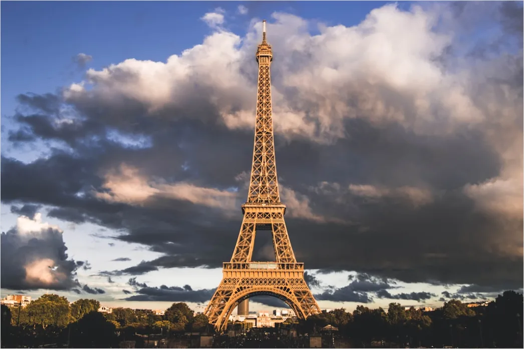 Detail Paris Eiffel Tower Golden Hour Number 7