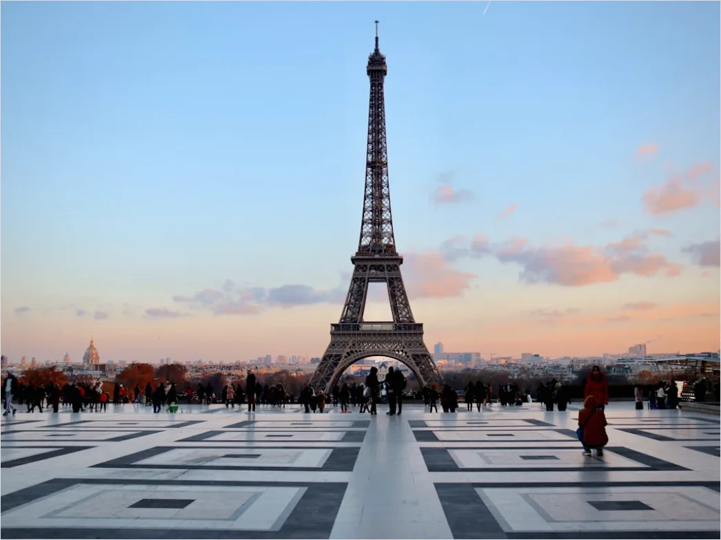 Detail Paris Eiffel Tower Golden Hour Number 8