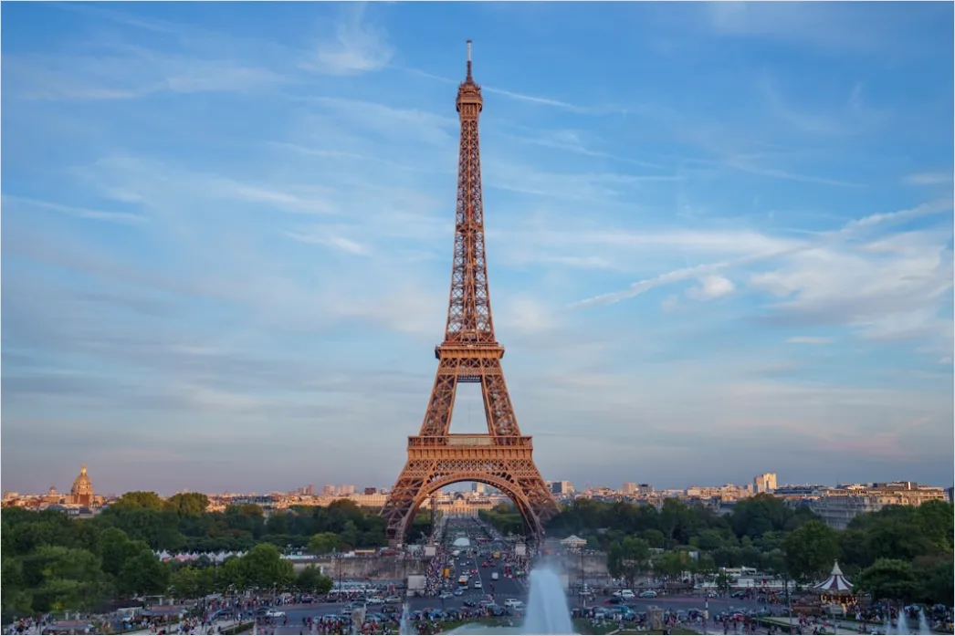 Detail Paris Eiffel Tower Golden Hour Number 9