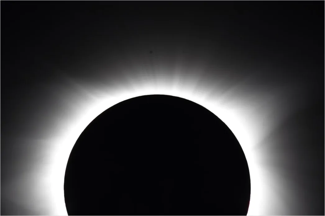 Detail Partial Solar Eclipse Crescent Sun Number 15
