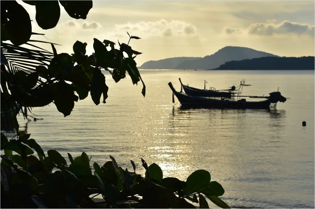 Detail Phuket Beach Longtail Boat Sunrise Number 4