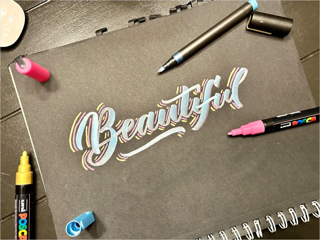 Detail Retro 70s Lettering Design Number 17