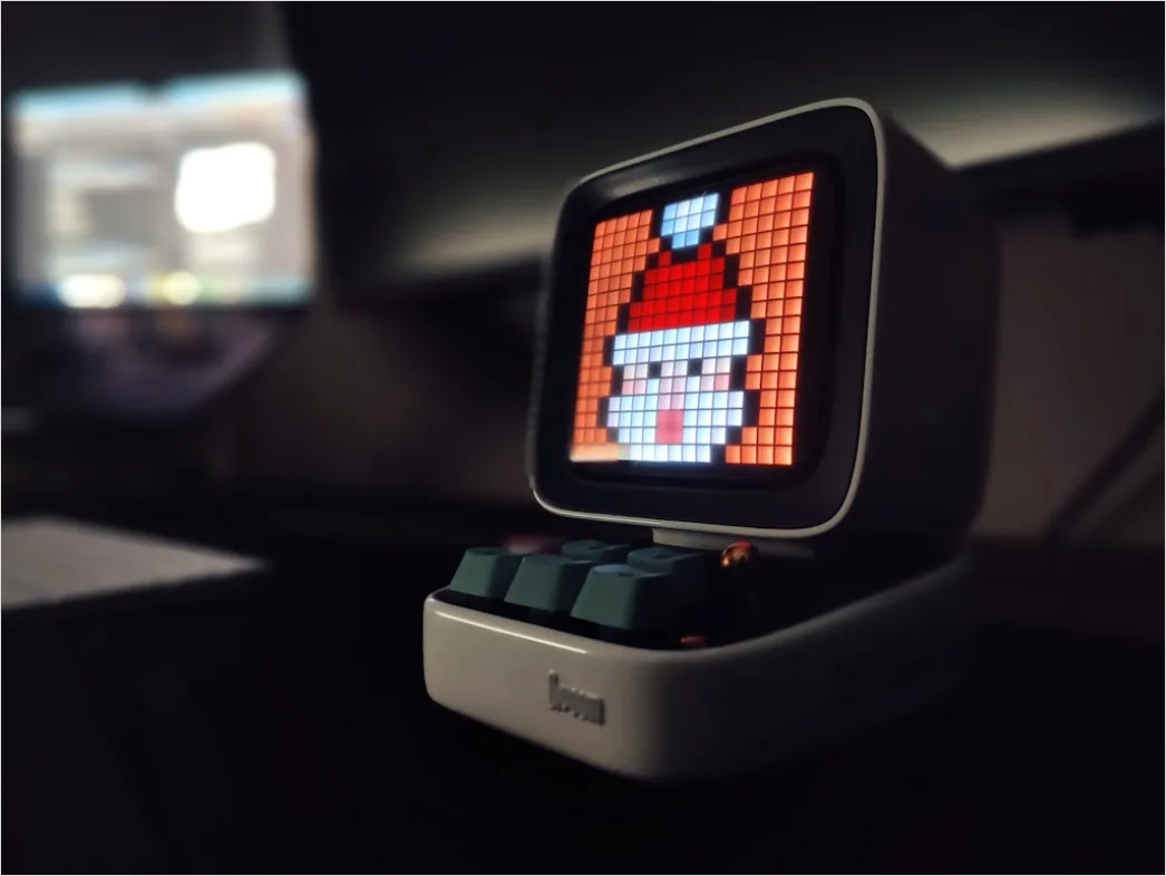 Detail Retro Game Controller Pixel Art Number 6