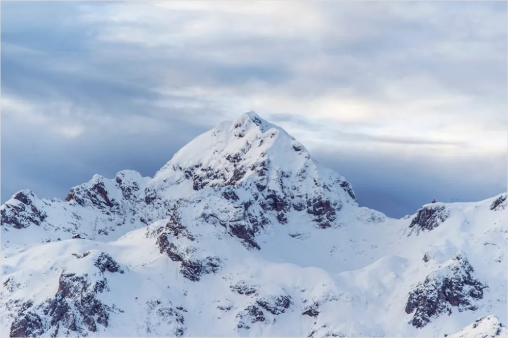 Detail Snowy Mountain Peak Sunrise View Number 18