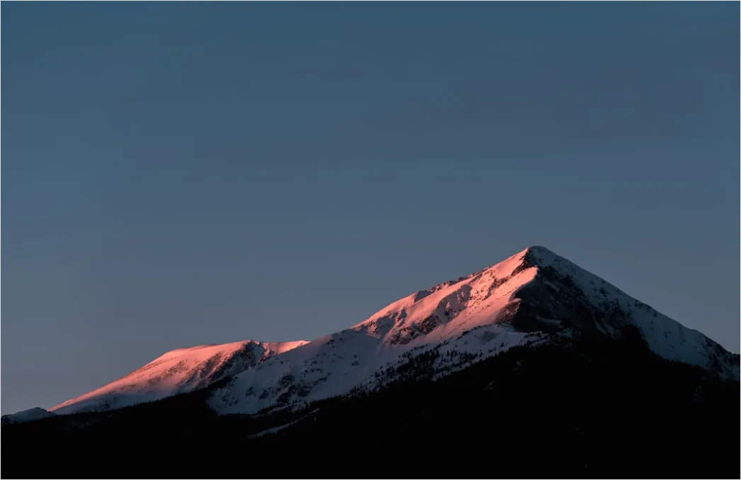Detail Snowy Mountain Peak Sunrise View Number 19