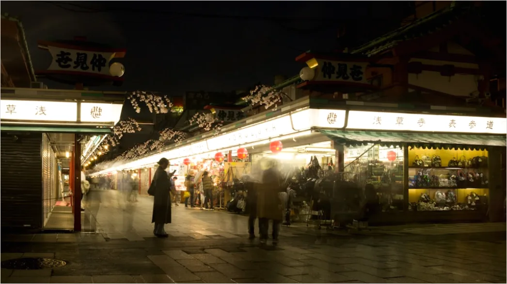 Detail Souvenir Shopping Street Market Scene Number 15