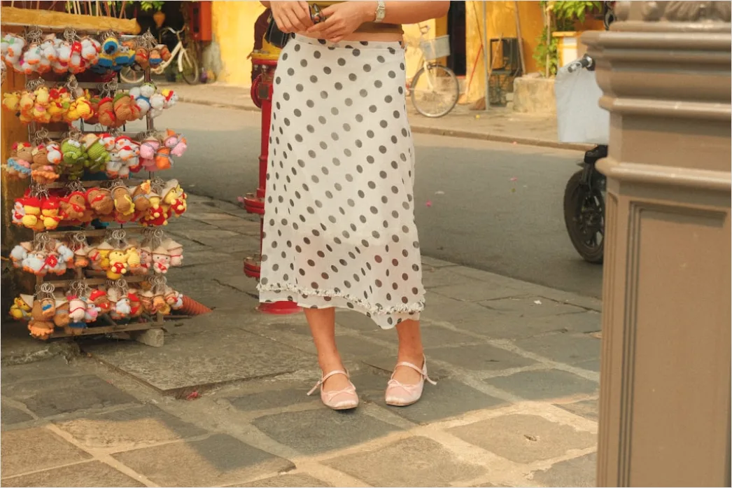 Detail Souvenir Shopping Street Market Scene Number 5