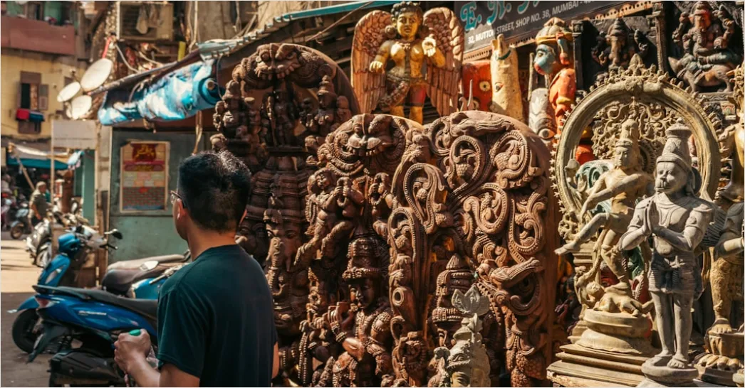 Detail Souvenir Shopping Street Market Scene Number 8