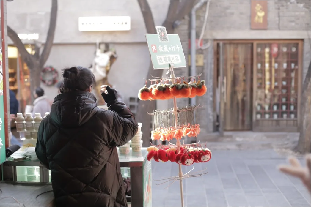 Detail Souvenir Shopping Street Market Scene Number 10