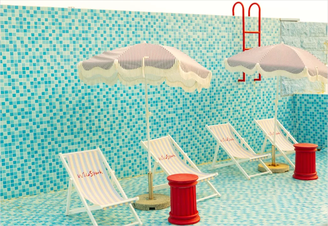 Detail Spa Resort Relaxation Poolside Scene Number 12