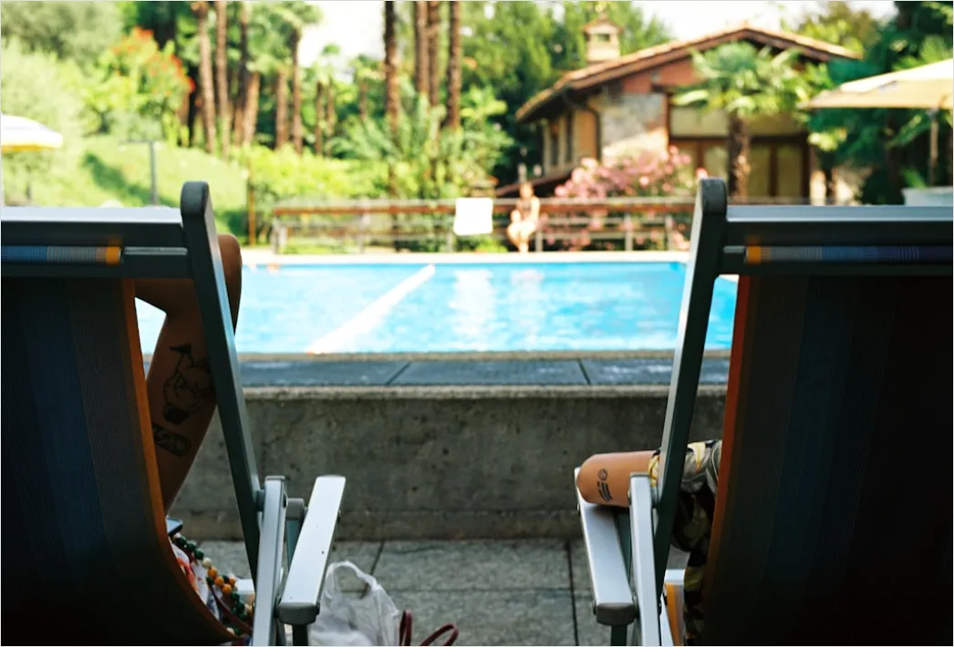 Detail Spa Resort Relaxation Poolside Scene Number 4