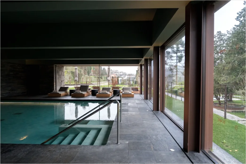 Detail Spa Resort Relaxation Poolside Scene Number 8