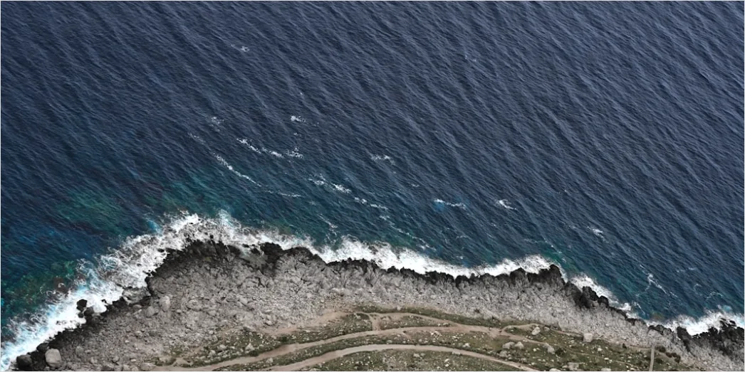 Detail Strong Wind Ocean Waves Whitecaps Number 18