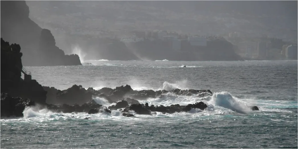 Detail Strong Wind Ocean Waves Whitecaps Number 4