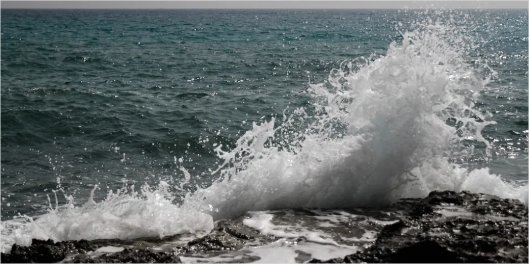 Detail Strong Wind Ocean Waves Whitecaps Number 8