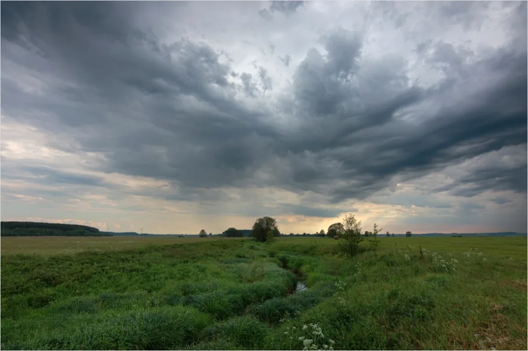 Detail Summer Thunderstorm Dramatic Sky Field Number 6