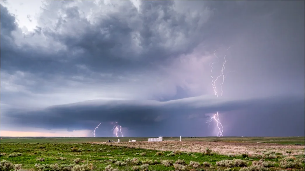 Detail Supercell Thunderstorm Rotating Cloud Base Number 12