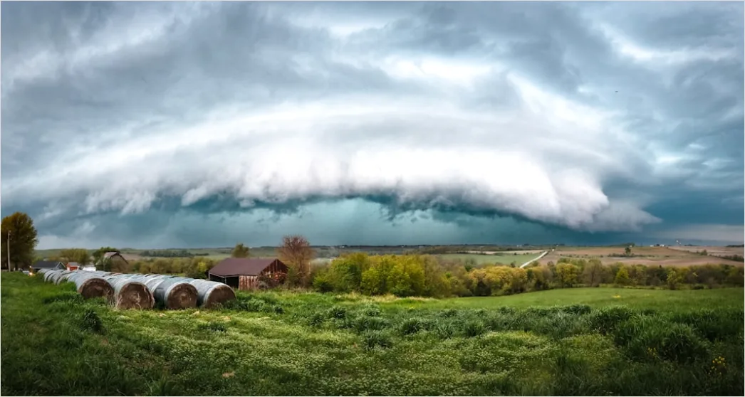 Detail Supercell Thunderstorm Rotating Cloud Base Number 5