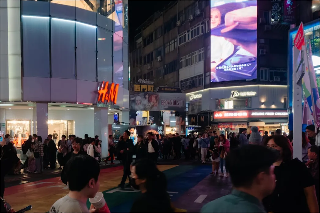 Detail Taipei Night Market Street Scene Number 11