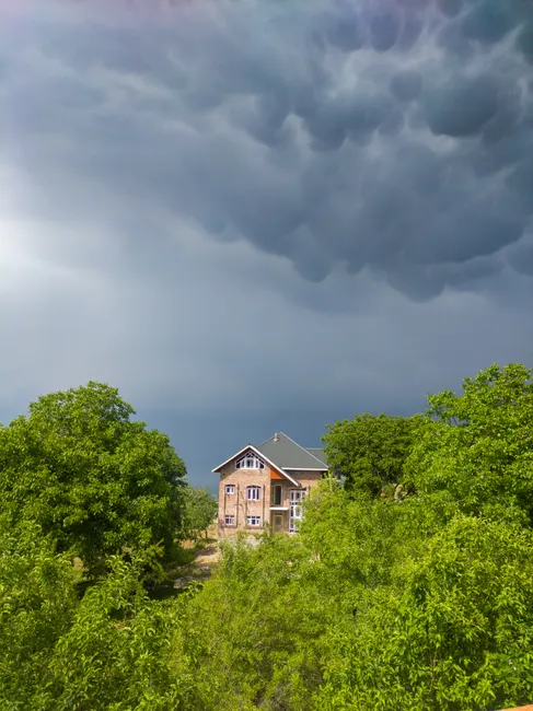 Detail Thunderstorm Approaching Dark Cloud Wall Number 13