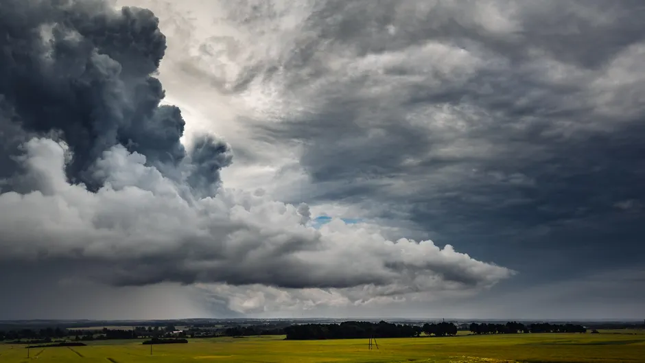 Detail Thunderstorm Approaching Dark Cloud Wall Number 15