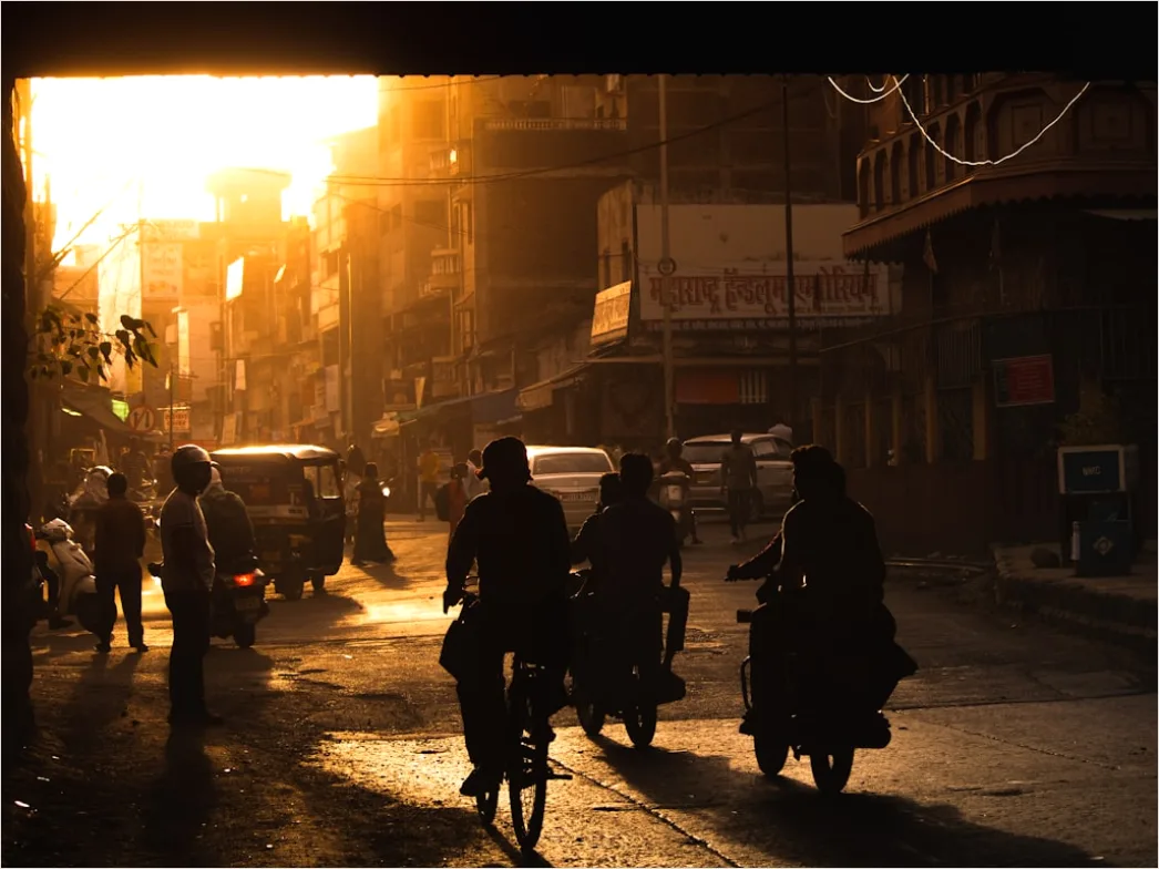Detail Travel Portrait Golden Hour Street Number 11