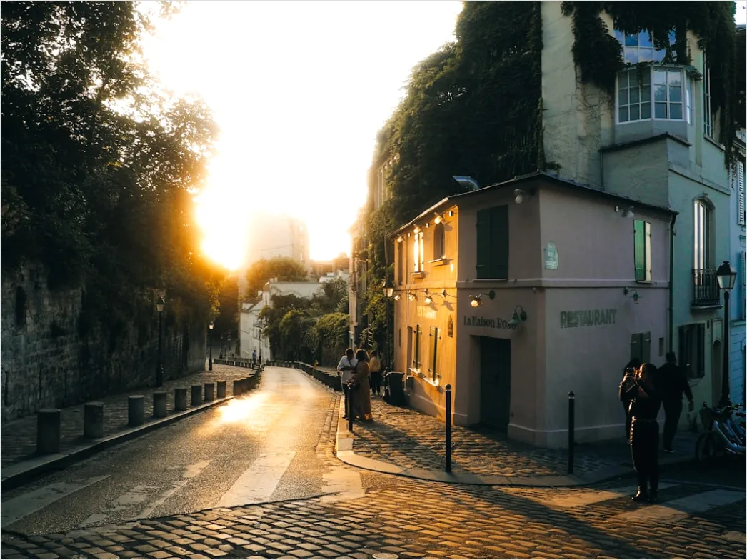 Detail Travel Portrait Golden Hour Street Number 9